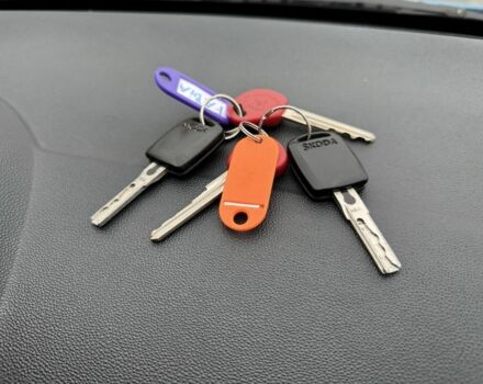 Синий Шкода Фабия, объемом двигателя 1.4 л и пробегом 175 тыс. км за 1999 $, фото 20 на Automoto.ua