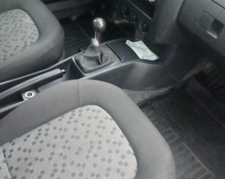 Синий Шкода Фабия, объемом двигателя 1.39 л и пробегом 180 тыс. км за 4500 $, фото 5 на Automoto.ua