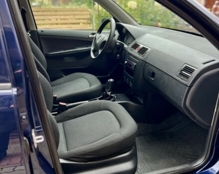 Синій Шкода Фабія, об'ємом двигуна 1.4 л та пробігом 186 тис. км за 3999 $, фото 21 на Automoto.ua