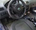 Синий Шкода Фабия, объемом двигателя 1.39 л и пробегом 220 тыс. км за 5500 $, фото 2 на Automoto.ua