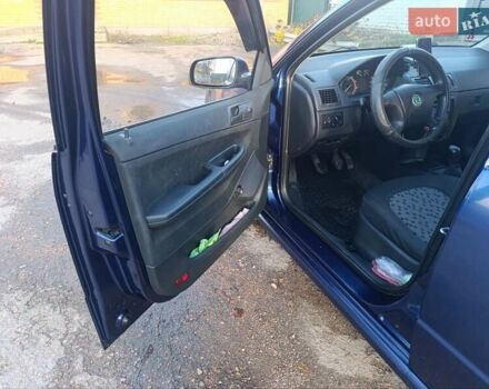 Синий Шкода Фабия, объемом двигателя 1.2 л и пробегом 382 тыс. км за 3799 $, фото 6 на Automoto.ua