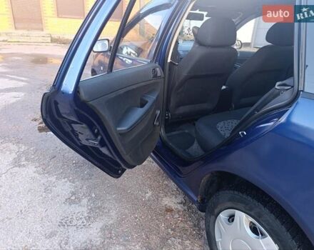 Синий Шкода Фабия, объемом двигателя 1.2 л и пробегом 382 тыс. км за 3799 $, фото 8 на Automoto.ua