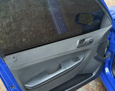 Синий Шкода Фабия, объемом двигателя 1.42 л и пробегом 242 тыс. км за 3850 $, фото 6 на Automoto.ua