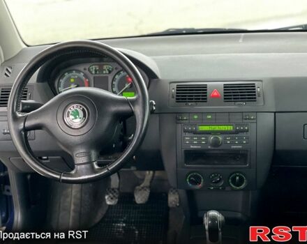 Синій Шкода Фабія, об'ємом двигуна 1.4 л та пробігом 250 тис. км за 4500 $, фото 4 на Automoto.ua