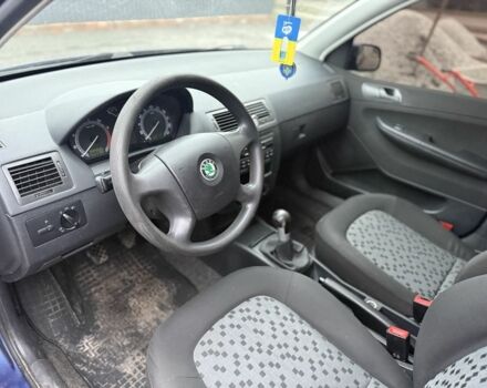 Синий Шкода Фабия, объемом двигателя 1.4 л и пробегом 180 тыс. км за 4150 $, фото 7 на Automoto.ua