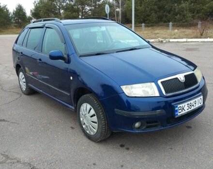 Синий Шкода Фабия, объемом двигателя 1.4 л и пробегом 230 тыс. км за 4250 $, фото 4 на Automoto.ua