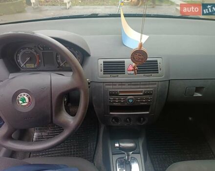 Синій Шкода Фабія, об'ємом двигуна 1.39 л та пробігом 227 тис. км за 5300 $, фото 9 на Automoto.ua