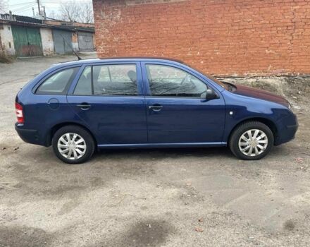 Синий Шкода Фабия, объемом двигателя 1.4 л и пробегом 330 тыс. км за 3999 $, фото 1 на Automoto.ua