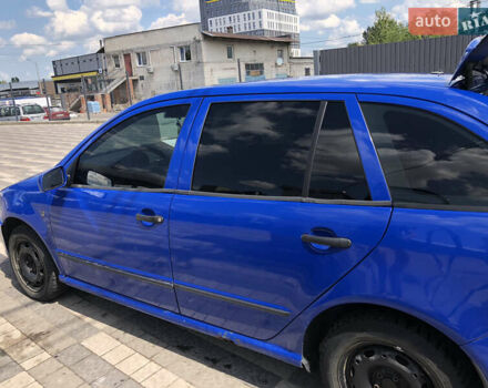Синий Шкода Фабия, объемом двигателя 1.42 л и пробегом 310 тыс. км за 3900 $, фото 1 на Automoto.ua