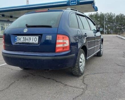 Синий Шкода Фабия, объемом двигателя 1.4 л и пробегом 230 тыс. км за 4250 $, фото 7 на Automoto.ua