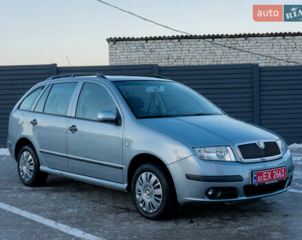 Синий Шкода Фабия, объемом двигателя 1.4 л и пробегом 218 тыс. км за 4250 $, фото 3 на Automoto.ua