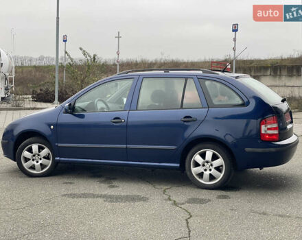 Синий Шкода Фабия, объемом двигателя 1.4 л и пробегом 250 тыс. км за 4500 $, фото 4 на Automoto.ua