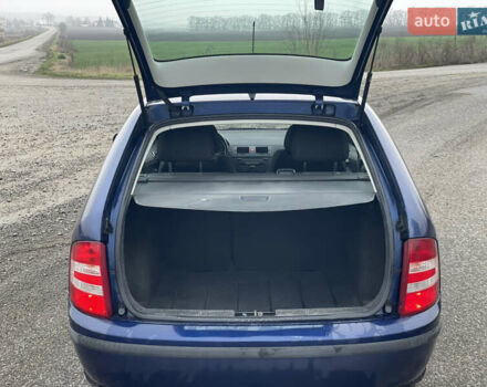 Синий Шкода Фабия, объемом двигателя 1.4 л и пробегом 250 тыс. км за 4500 $, фото 12 на Automoto.ua