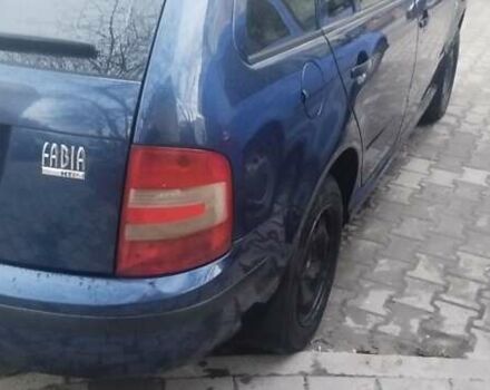 Синий Шкода Фабия, объемом двигателя 1.2 л и пробегом 198 тыс. км за 3800 $, фото 3 на Automoto.ua