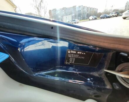 Синий Шкода Фабия, объемом двигателя 1.4 л и пробегом 220 тыс. км за 4950 $, фото 3 на Automoto.ua
