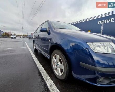 Синий Шкода Фабия, объемом двигателя 1.4 л и пробегом 228 тыс. км за 4600 $, фото 1 на Automoto.ua