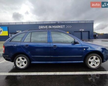 Синий Шкода Фабия, объемом двигателя 1.4 л и пробегом 228 тыс. км за 4600 $, фото 2 на Automoto.ua