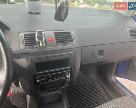 Синий Шкода Фабия, объемом двигателя 1.42 л и пробегом 342 тыс. км за 4700 $, фото 6 на Automoto.ua