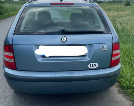 Синий Шкода Фабия, объемом двигателя 1.39 л и пробегом 330 тыс. км за 4000 $, фото 3 на Automoto.ua