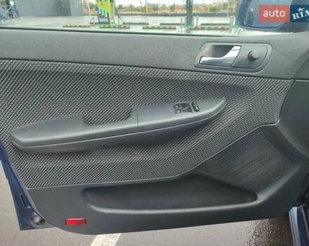 Синий Шкода Фабия, объемом двигателя 1.4 л и пробегом 228 тыс. км за 4600 $, фото 7 на Automoto.ua