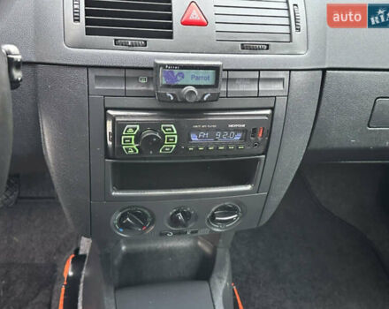 Синий Шкода Фабия, объемом двигателя 1.4 л и пробегом 239 тыс. км за 5700 $, фото 31 на Automoto.ua