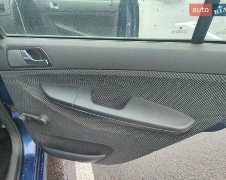 Синий Шкода Фабия, объемом двигателя 1.4 л и пробегом 228 тыс. км за 4600 $, фото 11 на Automoto.ua