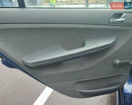 Синий Шкода Фабия, объемом двигателя 1.4 л и пробегом 228 тыс. км за 4600 $, фото 13 на Automoto.ua