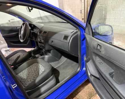 Синий Шкода Фабия, объемом двигателя 1.4 л и пробегом 230 тыс. км за 4999 $, фото 13 на Automoto.ua