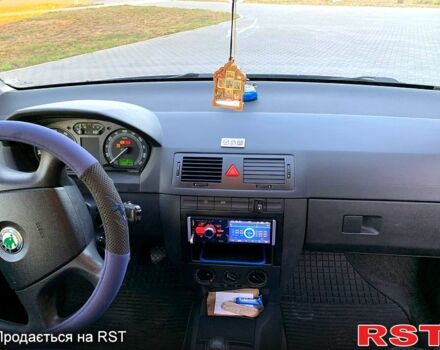 Синий Шкода Фабия, объемом двигателя 1.4 л и пробегом 260 тыс. км за 4800 $, фото 12 на Automoto.ua