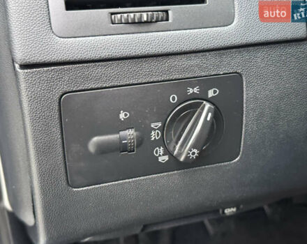 Синий Шкода Фабия, объемом двигателя 1.4 л и пробегом 239 тыс. км за 5700 $, фото 25 на Automoto.ua