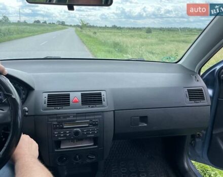 Синий Шкода Фабия, объемом двигателя 1.39 л и пробегом 330 тыс. км за 4000 $, фото 6 на Automoto.ua