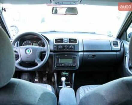 Синій Шкода Фабія, об'ємом двигуна 1.39 л та пробігом 216 тис. км за 5200 $, фото 4 на Automoto.ua