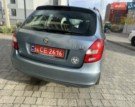 Синий Шкода Фабия, объемом двигателя 1.6 л и пробегом 205 тыс. км за 5150 $, фото 12 на Automoto.ua