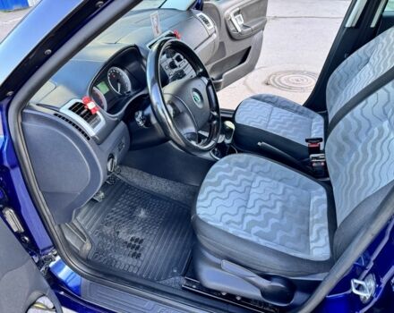 Синій Шкода Фабія, об'ємом двигуна 1.4 л та пробігом 291 тис. км за 4700 $, фото 5 на Automoto.ua