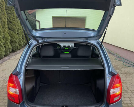 Синий Шкода Фабия, объемом двигателя 1.6 л и пробегом 229 тыс. км за 7200 $, фото 21 на Automoto.ua