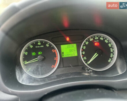 Синий Шкода Фабия, объемом двигателя 1.6 л и пробегом 205 тыс. км за 5150 $, фото 30 на Automoto.ua