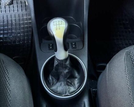 Синій Шкода Фабія, об'ємом двигуна 1.6 л та пробігом 230 тис. км за 4400 $, фото 19 на Automoto.ua