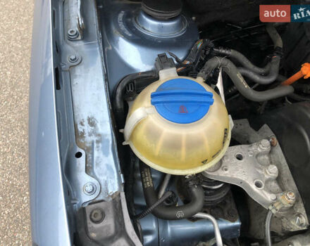 Синий Шкода Фабия, объемом двигателя 1.4 л и пробегом 200 тыс. км за 5500 $, фото 12 на Automoto.ua