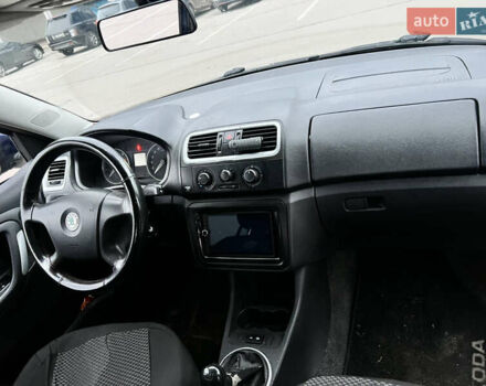 Синий Шкода Фабия, объемом двигателя 1.39 л и пробегом 249 тыс. км за 3500 $, фото 15 на Automoto.ua