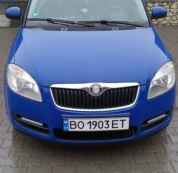 Синий Шкода Фабия, объемом двигателя 1.6 л и пробегом 268 тыс. км за 5300 $, фото 1 на Automoto.ua
