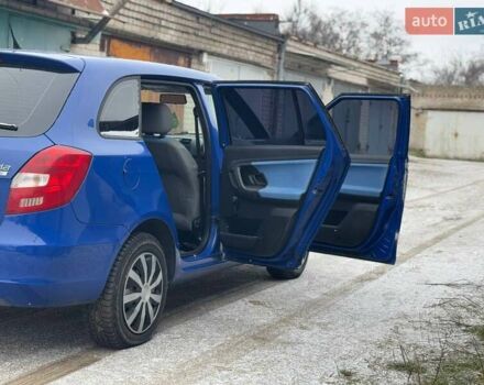 Синий Шкода Фабия, объемом двигателя 1.42 л и пробегом 280 тыс. км за 3990 $, фото 5 на Automoto.ua