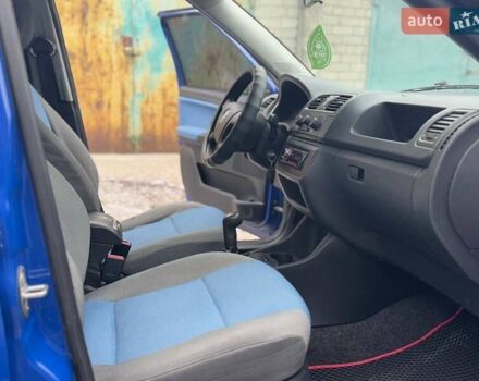 Синий Шкода Фабия, объемом двигателя 1.42 л и пробегом 280 тыс. км за 3990 $, фото 8 на Automoto.ua