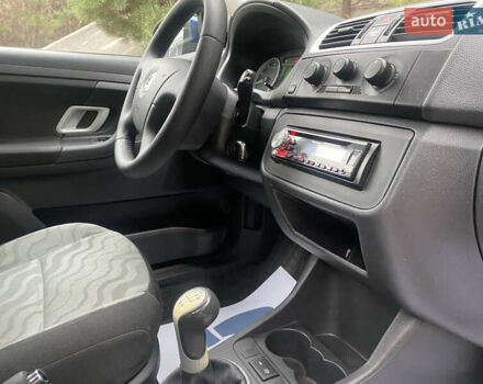 Синій Шкода Фабія, об'ємом двигуна 1.39 л та пробігом 183 тис. км за 5100 $, фото 26 на Automoto.ua