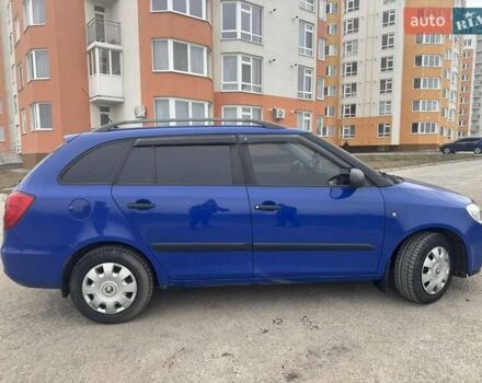 Синий Шкода Фабия, объемом двигателя 1.2 л и пробегом 200 тыс. км за 4200 $, фото 2 на Automoto.ua