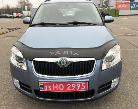 Синий Шкода Фабия, объемом двигателя 1.4 л и пробегом 200 тыс. км за 5500 $, фото 1 на Automoto.ua