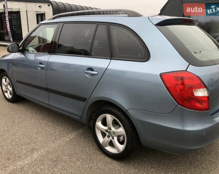 Синий Шкода Фабия, объемом двигателя 1.4 л и пробегом 200 тыс. км за 5500 $, фото 3 на Automoto.ua