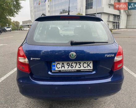 Синий Шкода Фабия, объемом двигателя 1.39 л и пробегом 221 тыс. км за 5800 $, фото 7 на Automoto.ua
