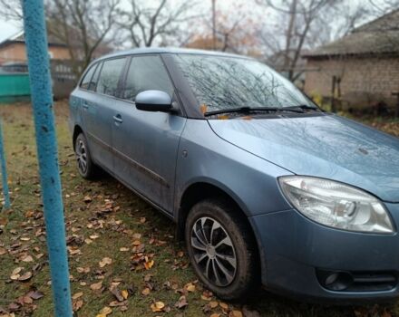 Синий Шкода Фабия, объемом двигателя 1.4 л и пробегом 243 тыс. км за 3800 $, фото 1 на Automoto.ua