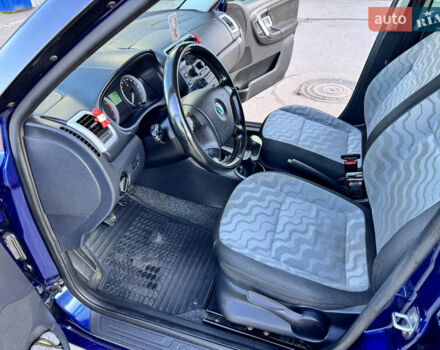 Синий Шкода Фабия, объемом двигателя 1.39 л и пробегом 291 тыс. км за 4700 $, фото 14 на Automoto.ua