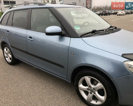 Синий Шкода Фабия, объемом двигателя 1.4 л и пробегом 200 тыс. км за 5500 $, фото 4 на Automoto.ua